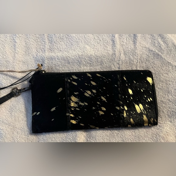 BNWT Myra Wallet in Black and Gold - Picture 1 of 4